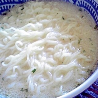 暑くない！電子レンジで！基本のインスタントラーメン